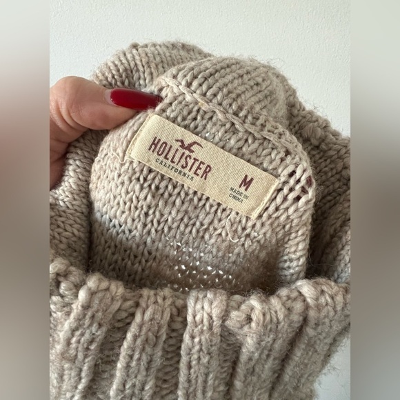 Hollister Turtleneck knit long sleeve tan sweater medium - Picture 3 of 3